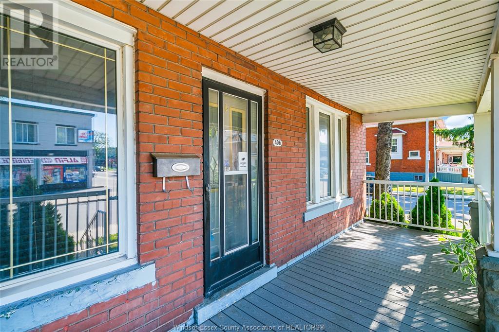 Property at 406 ERIE STREET West image 4