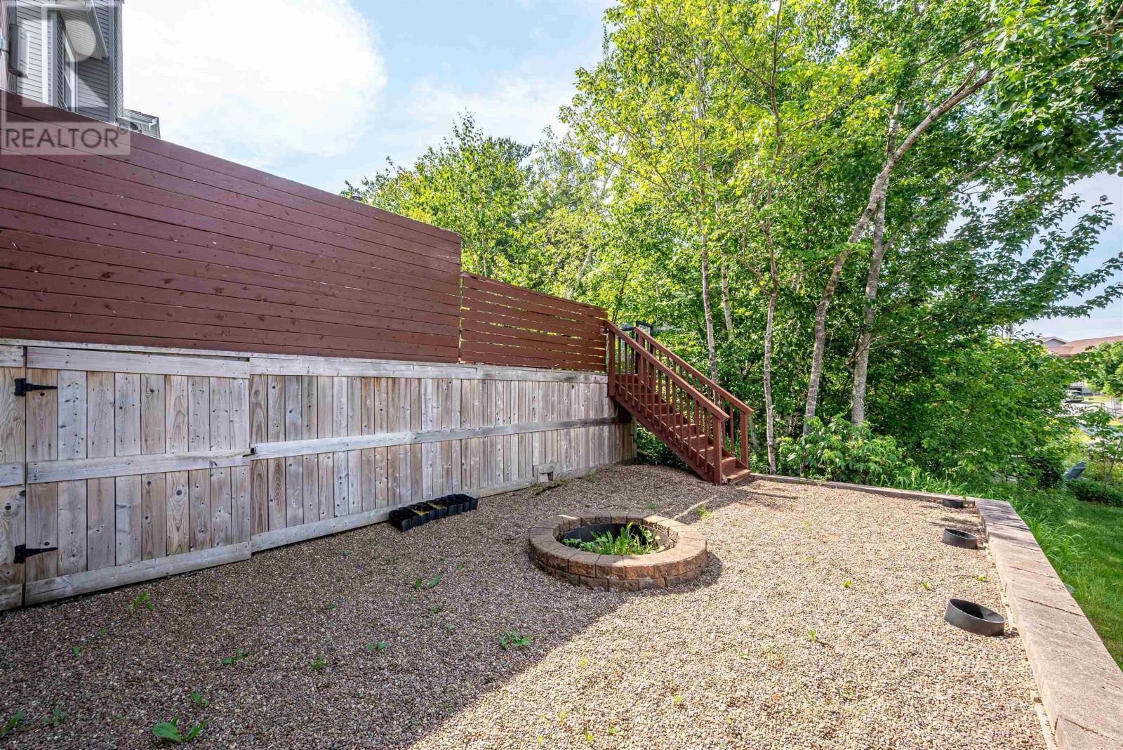 Property at 155 HollyHock Way image 3