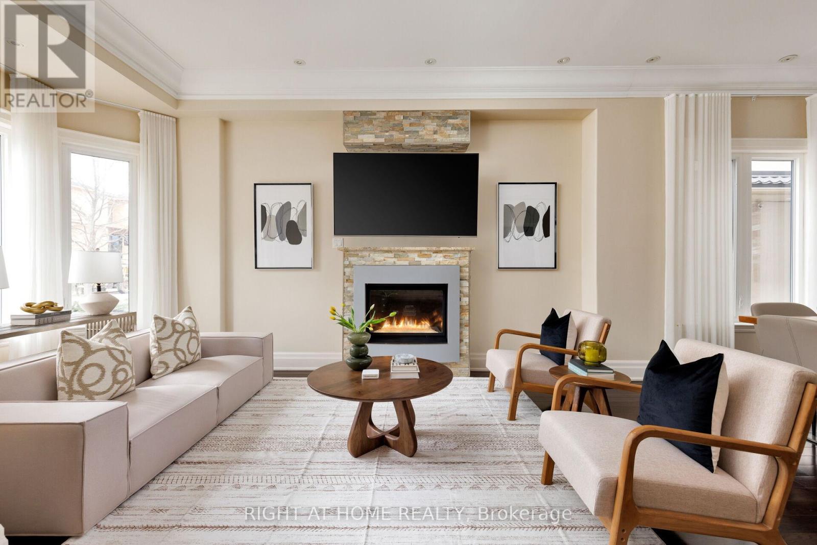 Property at 8 RUTHERGLEN ROAD image 2
