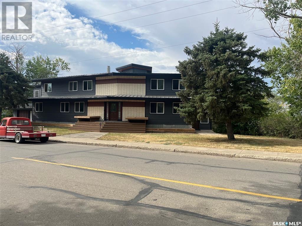 1130 Valley STREET, Estevan, Saskatchewan
