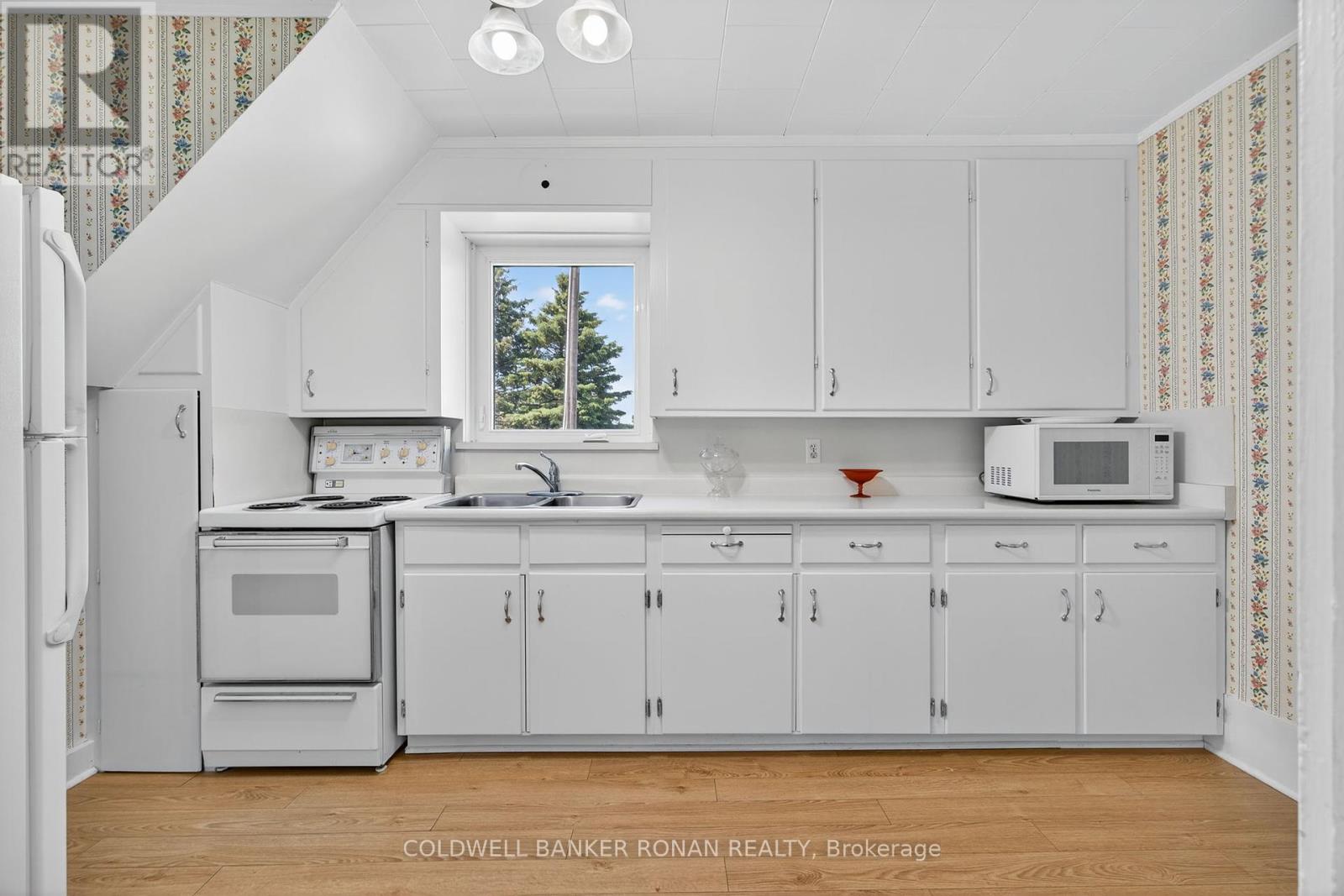 5376 County 15 Road, Adjala-Tosorontio, Ontario  L9R 1V3 - Photo 15 - N12263259