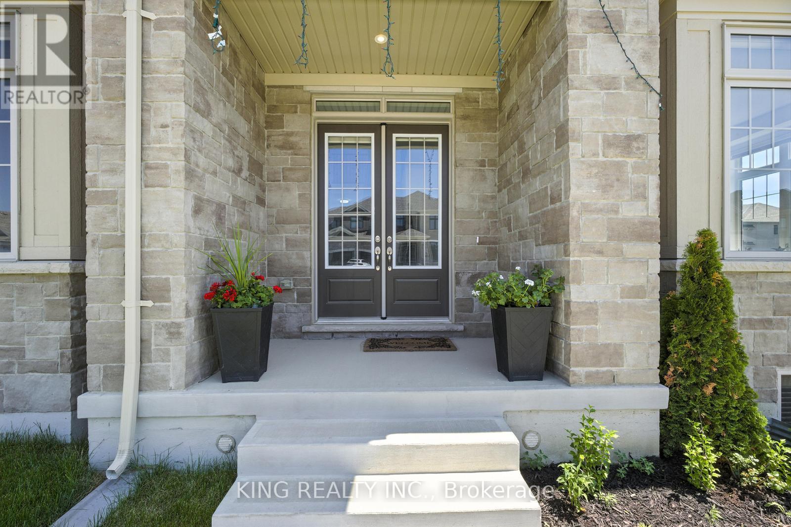 Property at 2 EMERALD GROVE image 3