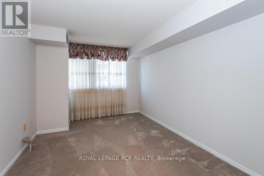 901 - 270 Davis Drive, Newmarket, Ontario  L3Y 8K2 - Photo 15 - N12263403