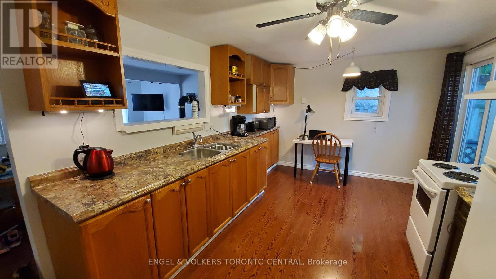 Property at 55 47TH STREET NORTH image 2
