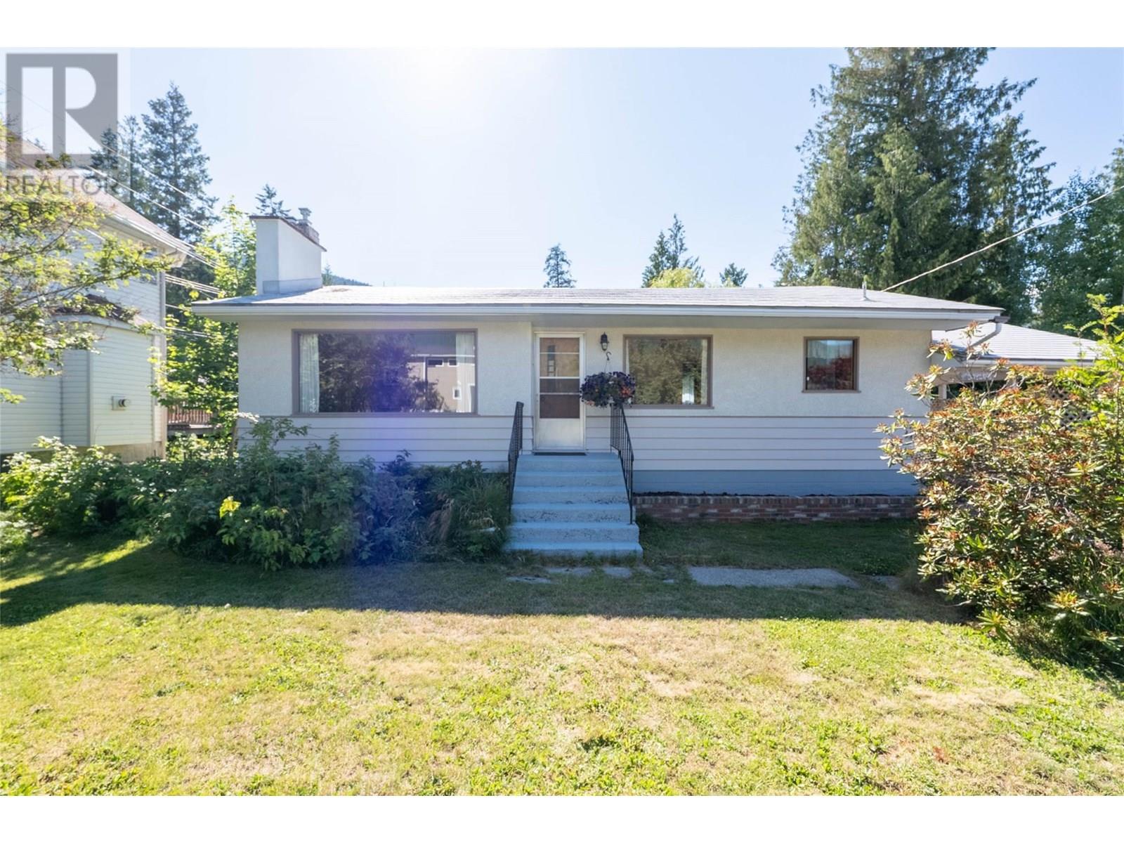 Property at 1420 Crease Avenue image 2