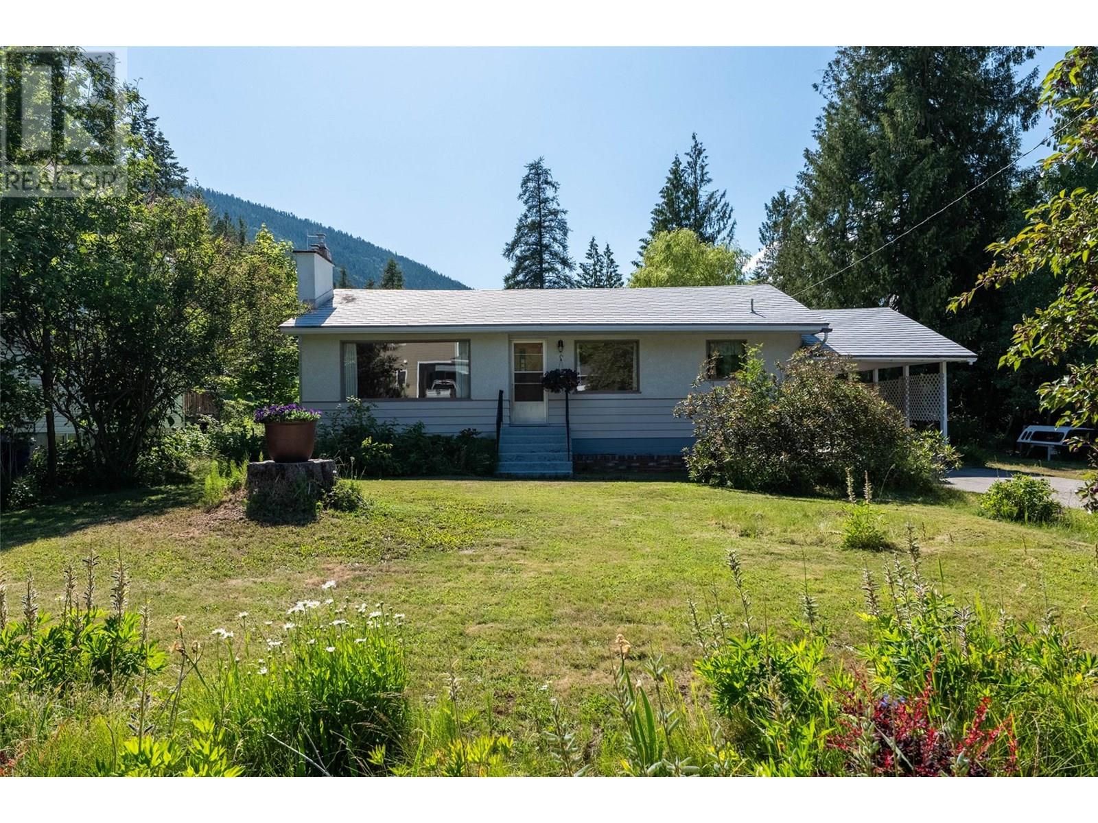 Property at 1420 Crease Avenue image 3