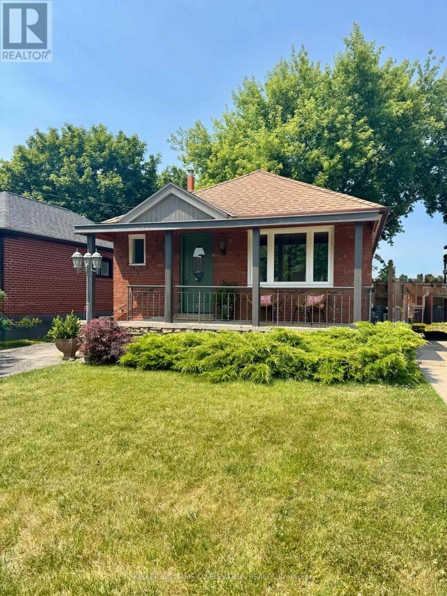 42 O'donnell Avenue, Toronto, Ontario  M8Z 3X9 - Photo 1 - W12263298