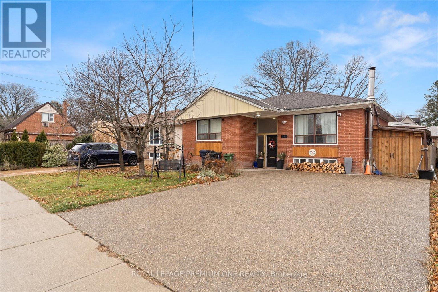 Property at 7 NORTH HEIGHTS ROAD image 2