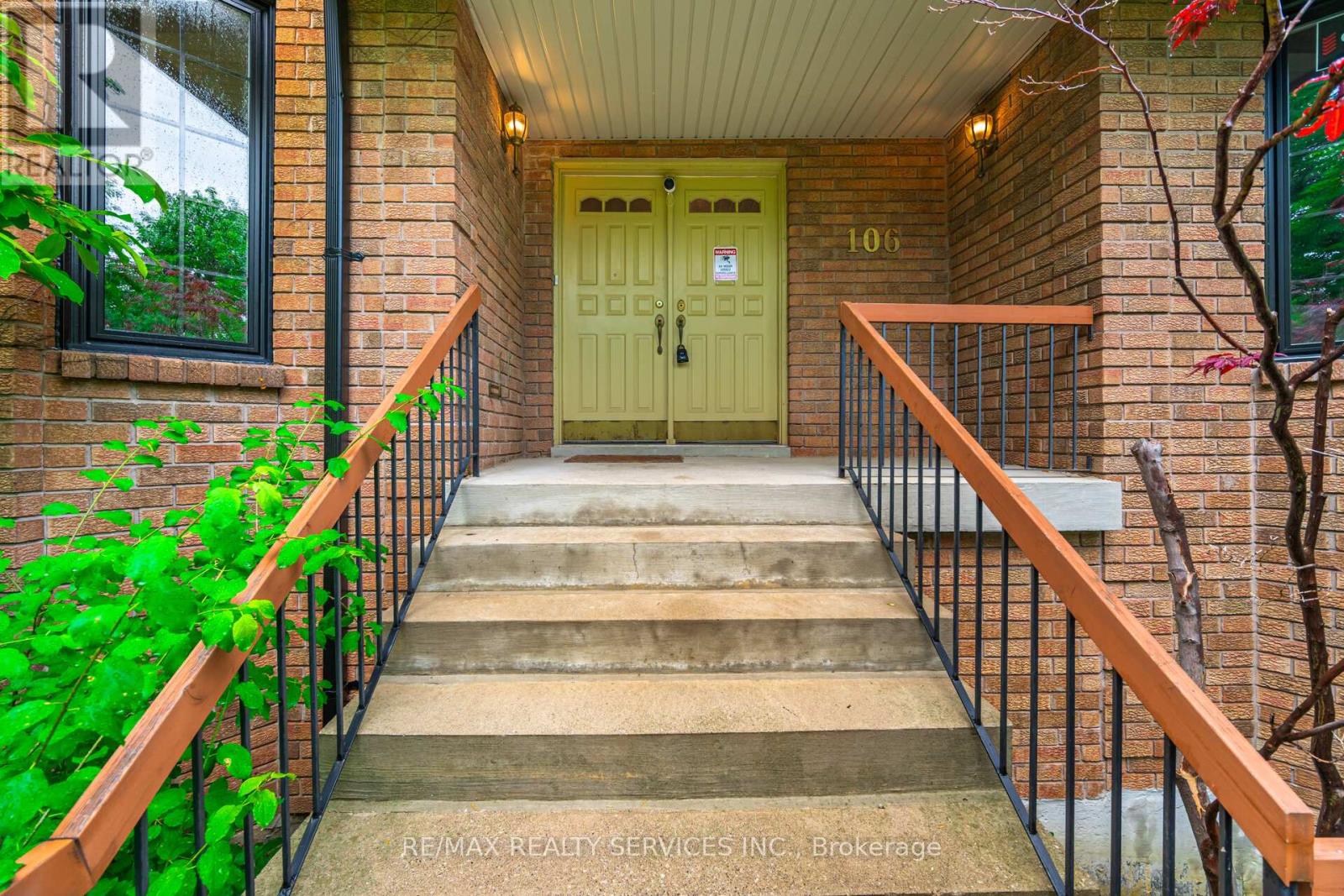 106 Kenpark Avenue, Brampton (Snelgrove), Ontario  L6Z 3J8 - Photo 12 - W12263392