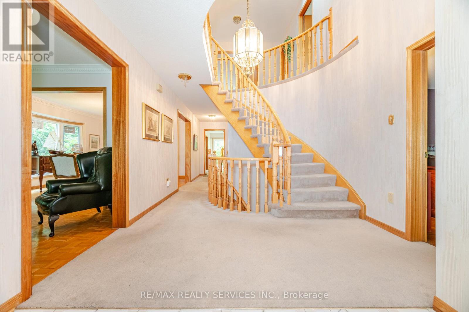 106 Kenpark Avenue, Brampton (Snelgrove), Ontario  L6Z 3J8 - Photo 14 - W12263392