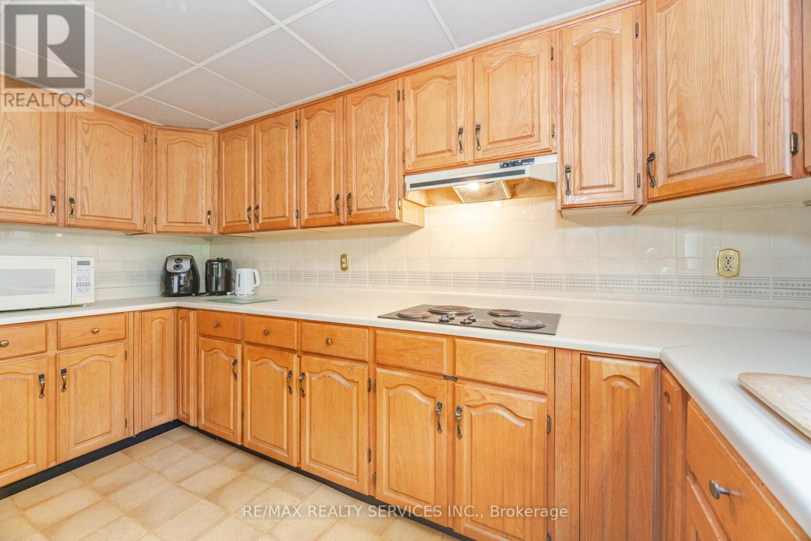 106 Kenpark Avenue, Brampton (Snelgrove), Ontario  L6Z 3J8 - Photo 23 - W12263392