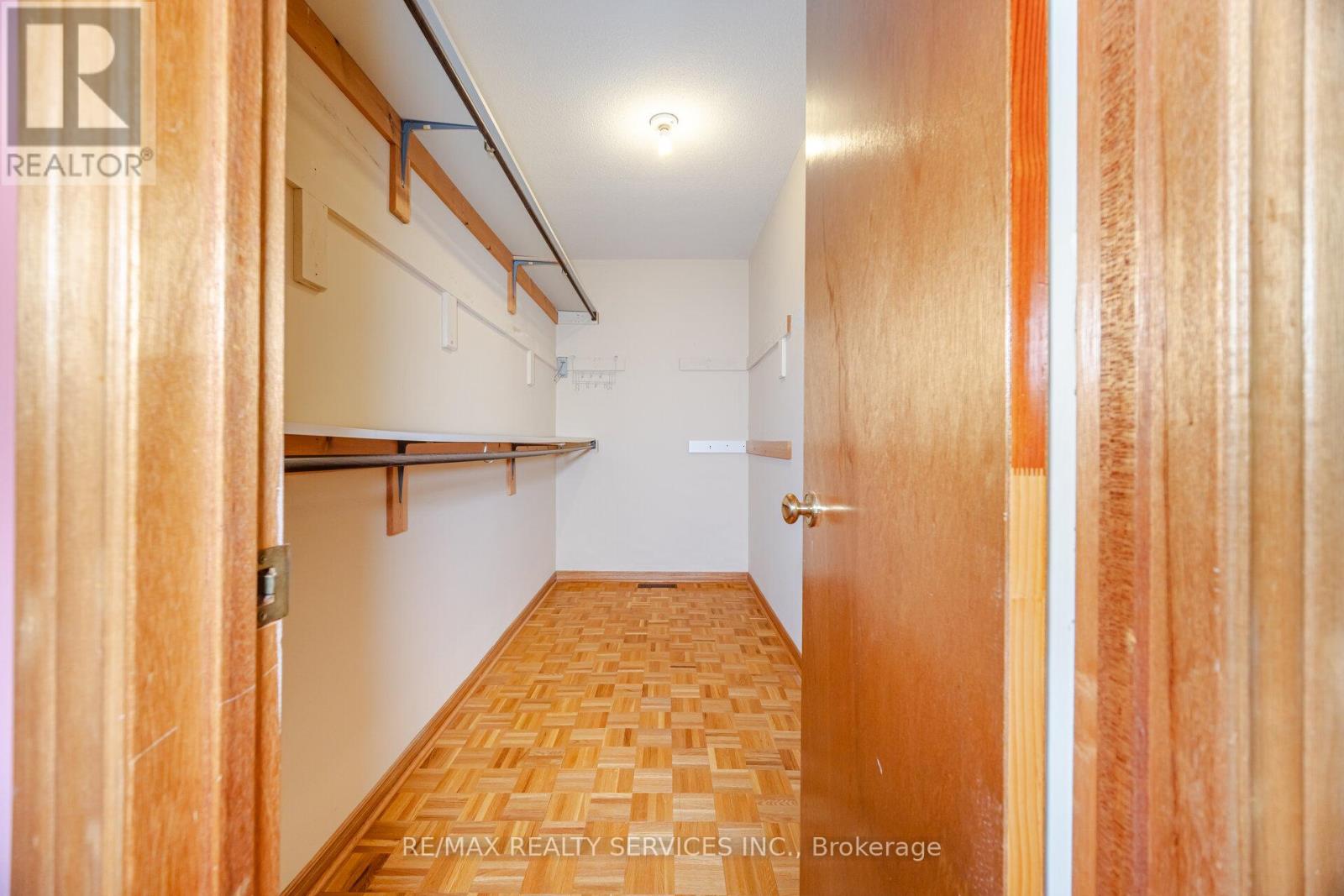 106 Kenpark Avenue, Brampton (Snelgrove), Ontario  L6Z 3J8 - Photo 36 - W12263392