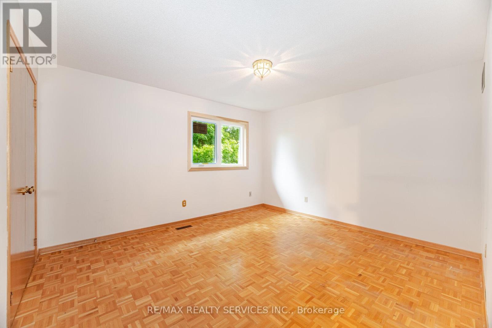 106 Kenpark Avenue, Brampton (Snelgrove), Ontario  L6Z 3J8 - Photo 40 - W12263392