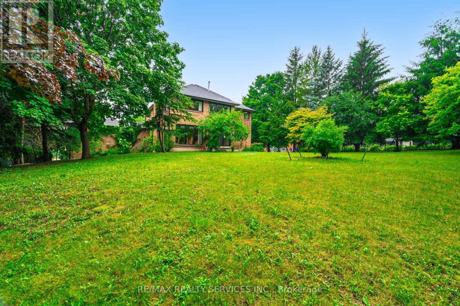 106 Kenpark Avenue, Brampton (Snelgrove), Ontario  L6Z 3J8 - Photo 45 - W12263392