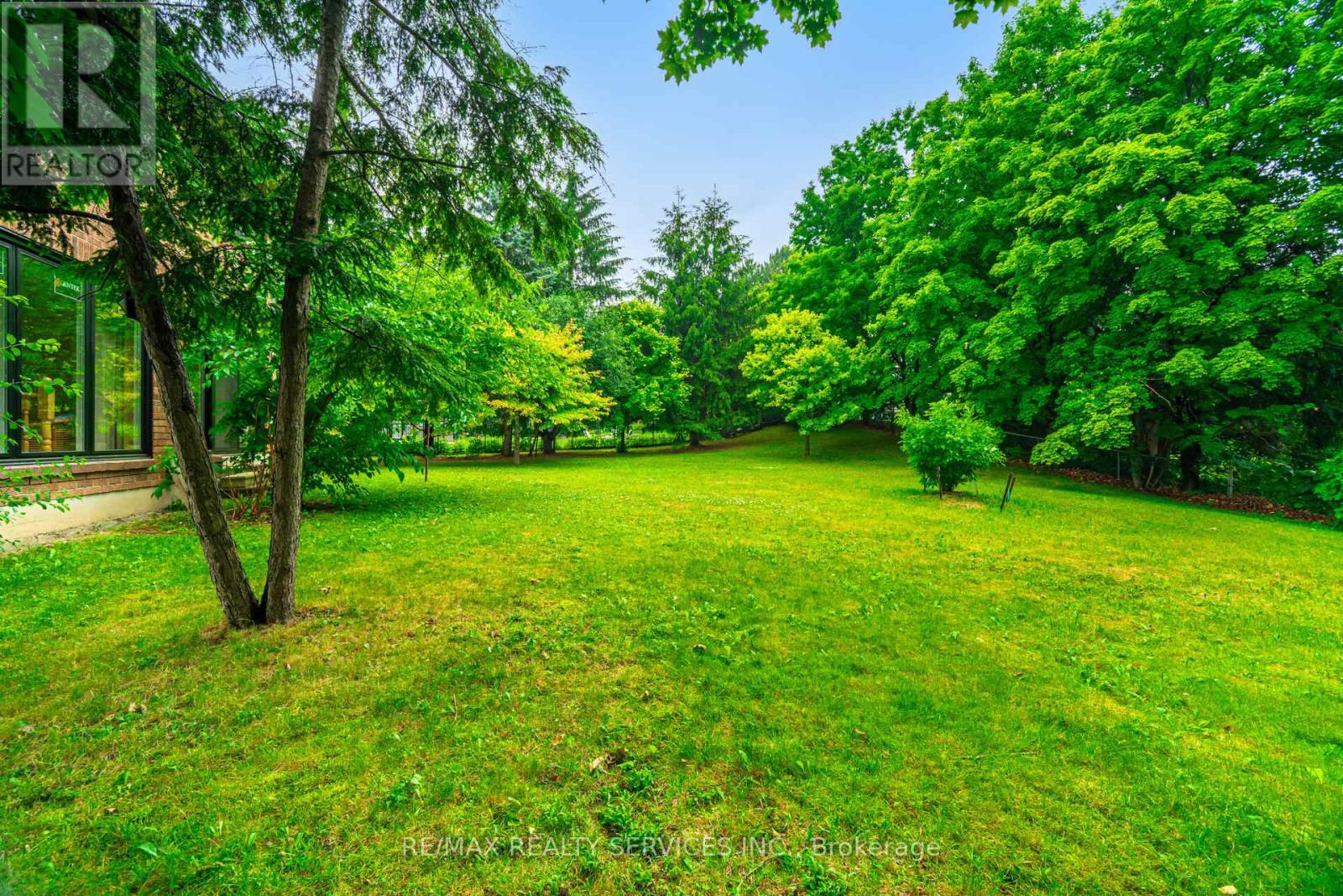 106 Kenpark Avenue, Brampton (Snelgrove), Ontario  L6Z 3J8 - Photo 46 - W12263392