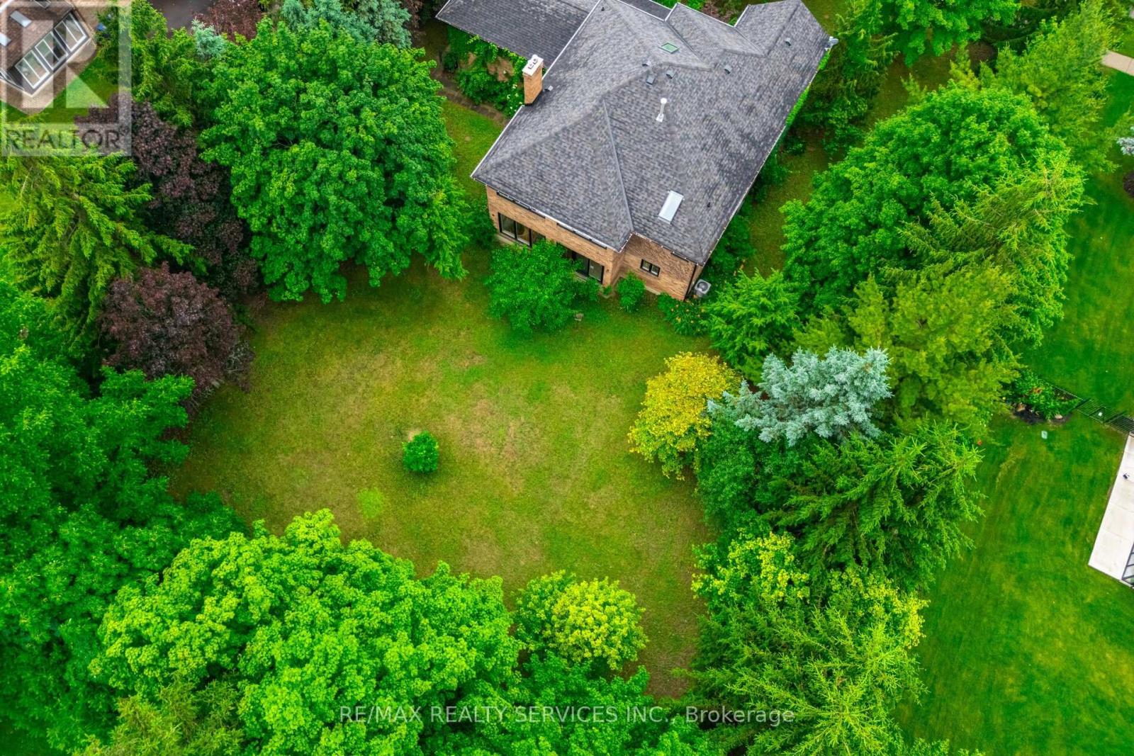 106 Kenpark Avenue, Brampton (Snelgrove), Ontario  L6Z 3J8 - Photo 48 - W12263392