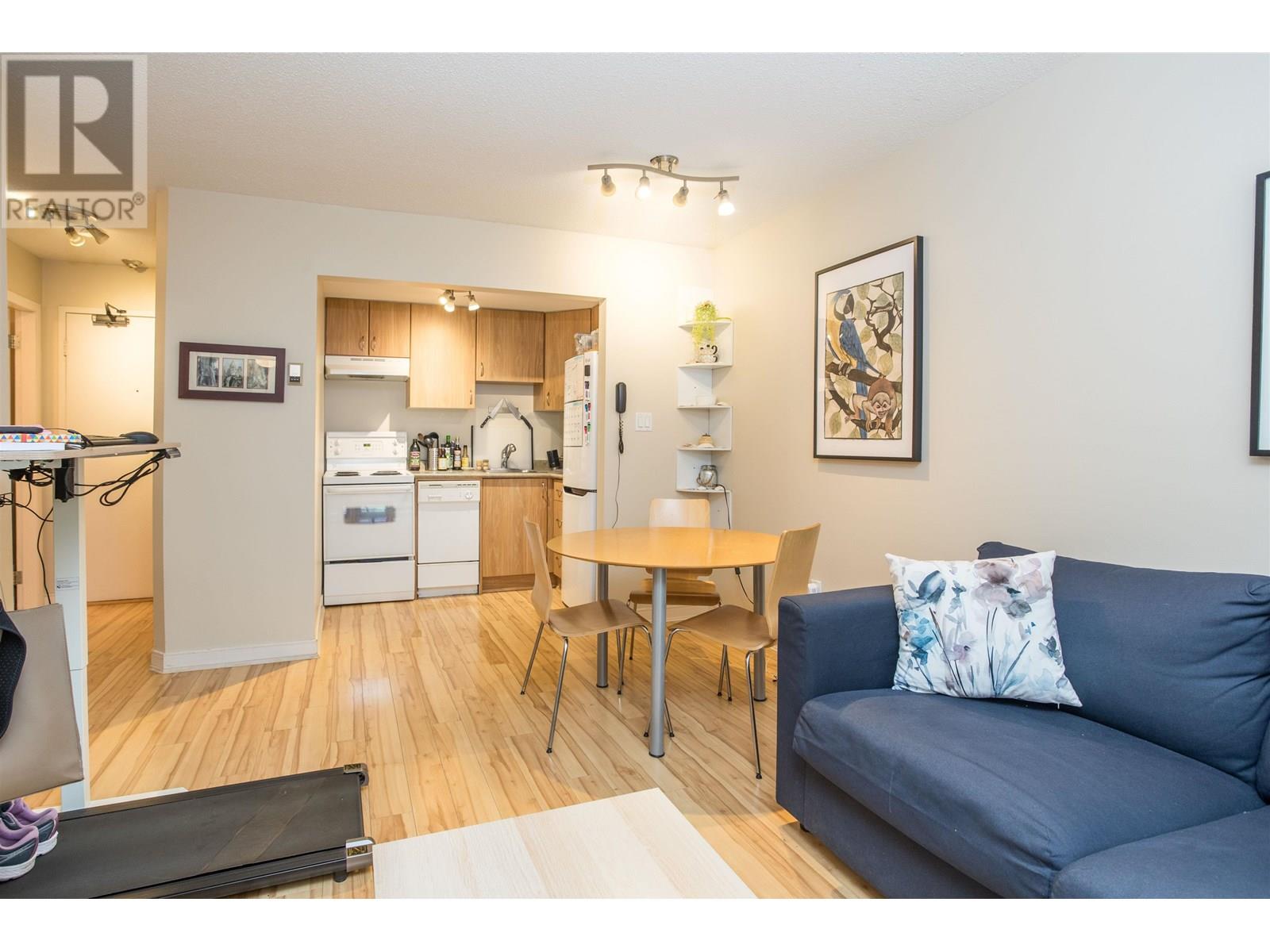 Listing Picture 6 of 21 : 106 2330 MAPLE STREET, Vancouver / 溫哥華 - 魯藝地產 Yvonne Lu Group - MLS Medallion Club Member