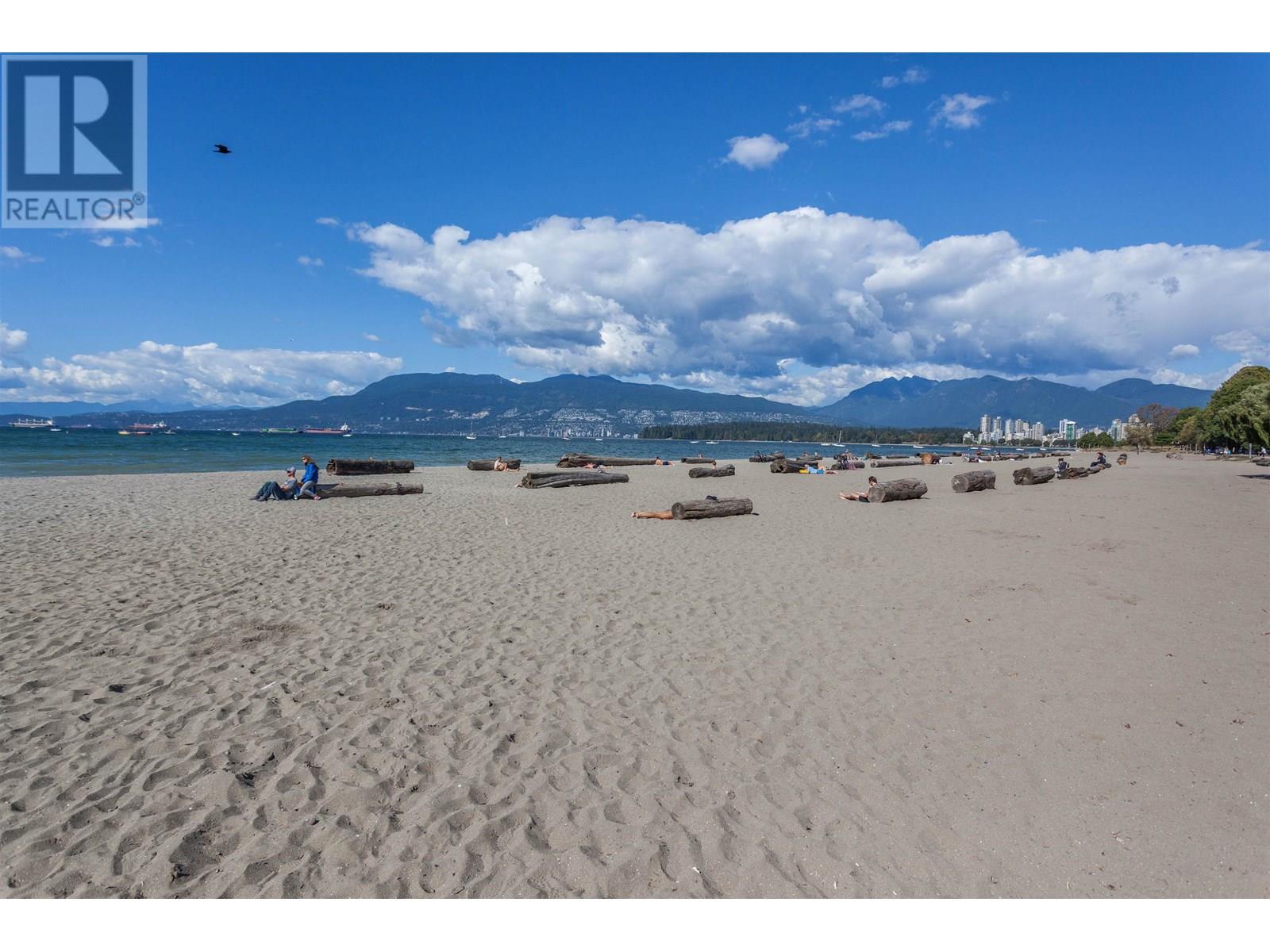 Listing Picture 16 of 21 : 106 2330 MAPLE STREET, Vancouver / 溫哥華 - 魯藝地產 Yvonne Lu Group - MLS Medallion Club Member