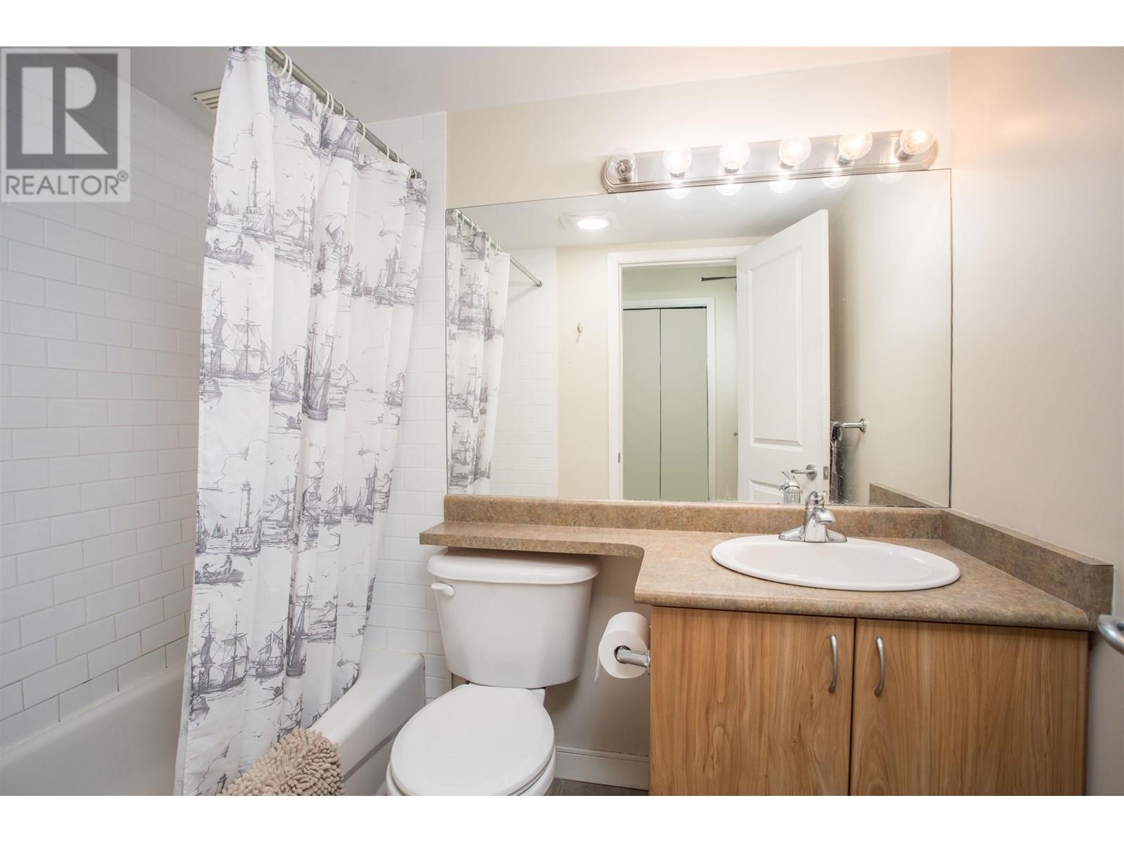 Listing Picture 11 of 21 : 106 2330 MAPLE STREET, Vancouver / 溫哥華 - 魯藝地產 Yvonne Lu Group - MLS Medallion Club Member