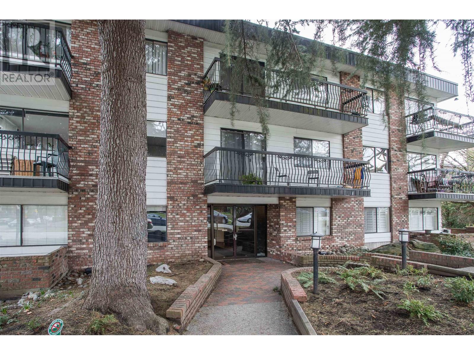 Listing Picture 2 of 21 : 106 2330 MAPLE STREET, Vancouver / 溫哥華 - 魯藝地產 Yvonne Lu Group - MLS Medallion Club Member