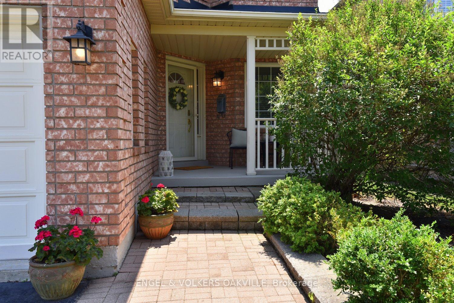 Property at 28 WATERWHEEL CRESCENT image 2