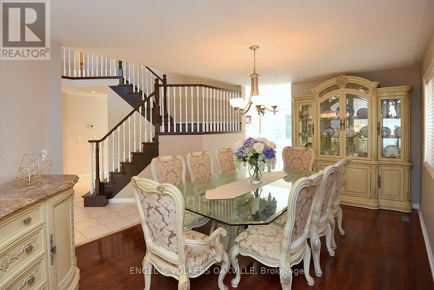 Property at 28 WATERWHEEL CRESCENT image 5