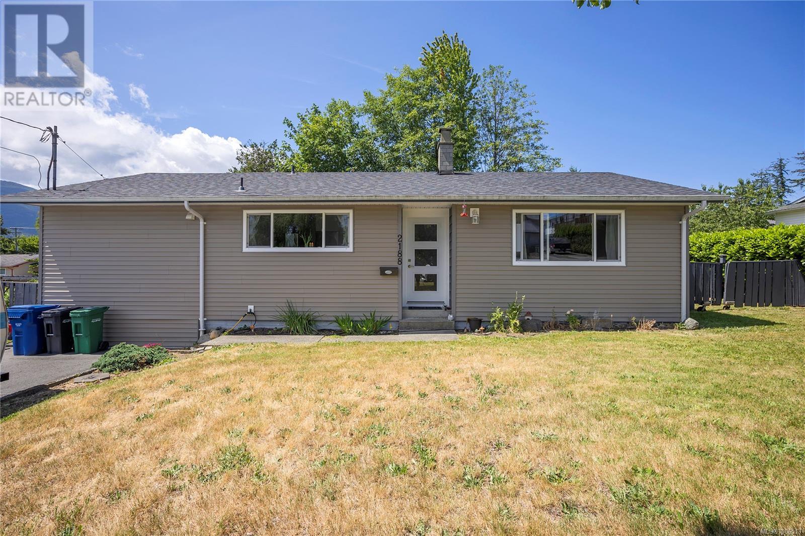 Property at 2188 Lark Cres image 2
