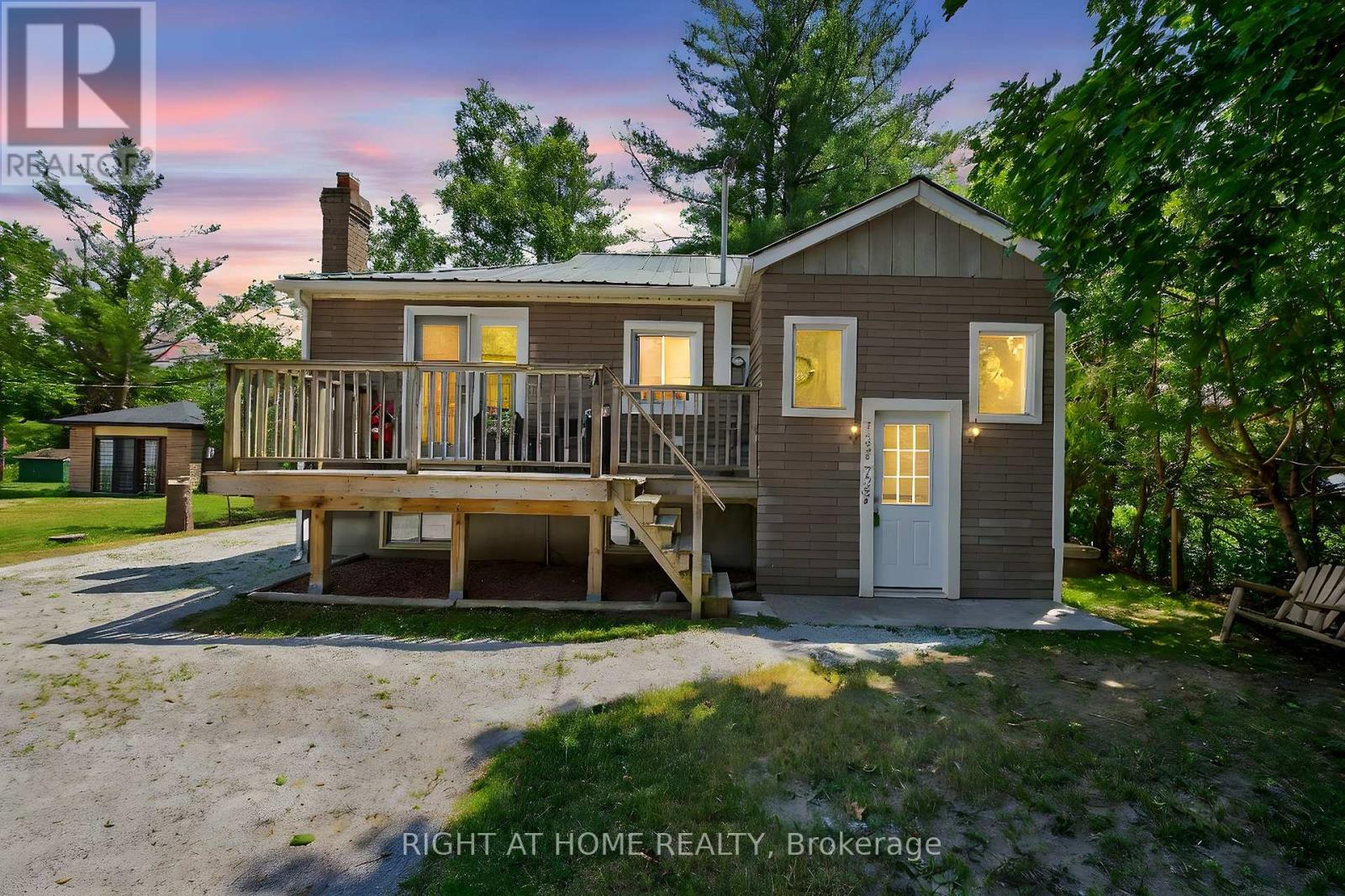Property at 735 PINEGROVE AVENUE image 1