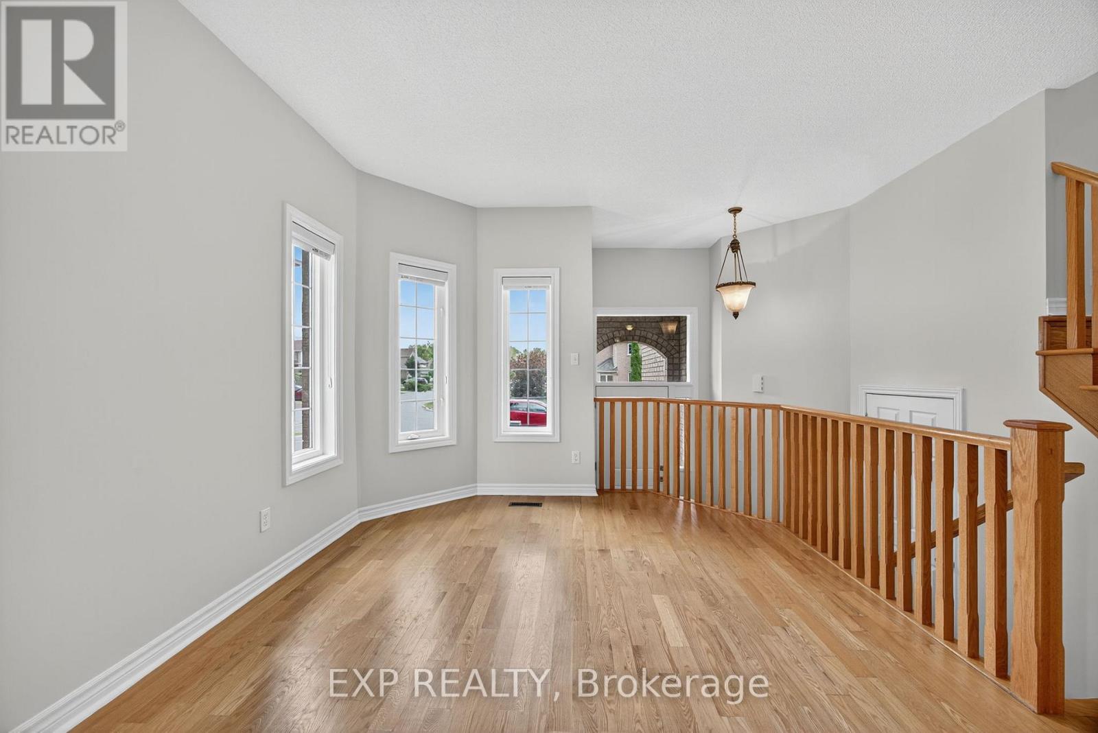 Property at 26 WOODHAVEN CRESCENT image 5