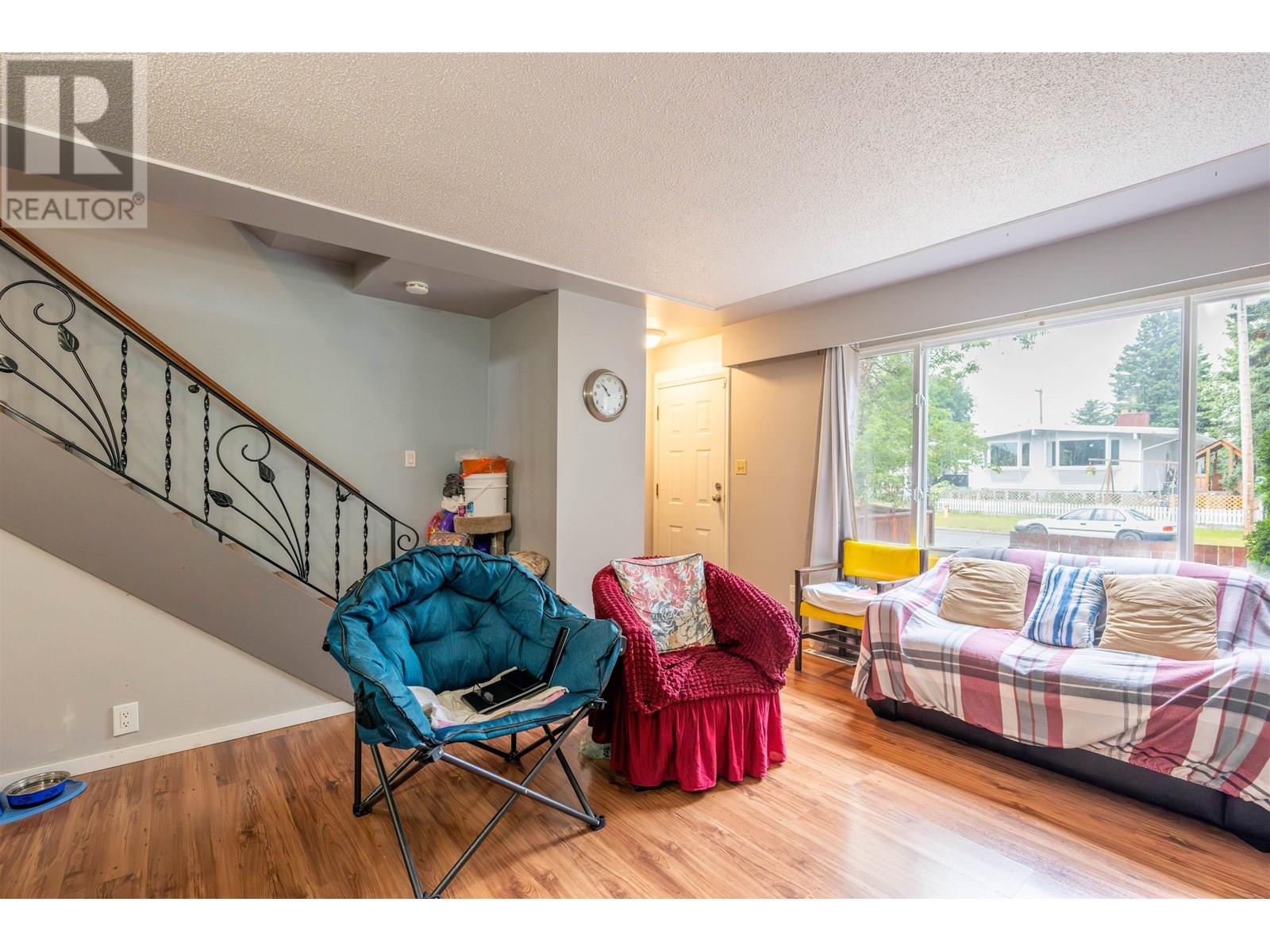 Property at 407-409 S OGILVIE STREET image 2