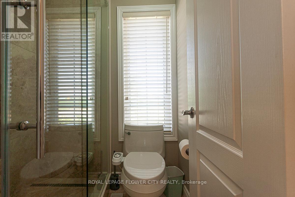2 Yellow Avens Boulevard, Brampton, Ontario  L6R 0R5 - Photo 35 - W12260178