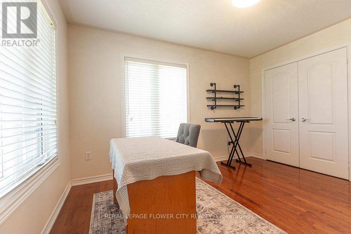 2 Yellow Avens Boulevard, Brampton, Ontario  L6R 0R5 - Photo 37 - W12260178