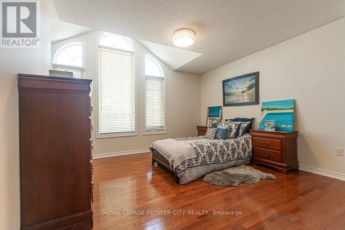 2 Yellow Avens Boulevard, Brampton, Ontario  L6R 0R5 - Photo 39 - W12260178