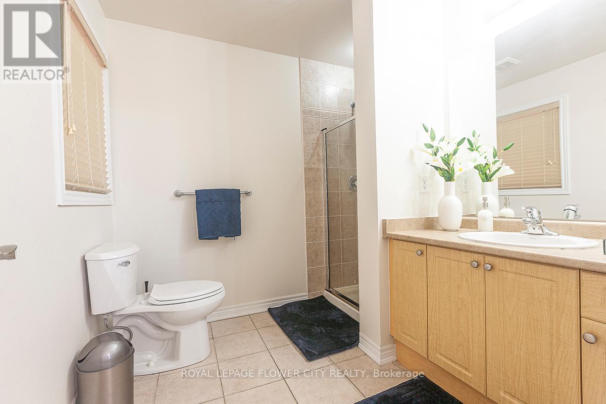 2 Yellow Avens Boulevard, Brampton, Ontario  L6R 0R5 - Photo 41 - W12260178