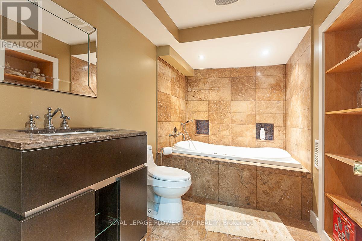 2 Yellow Avens Boulevard, Brampton, Ontario  L6R 0R5 - Photo 47 - W12260178