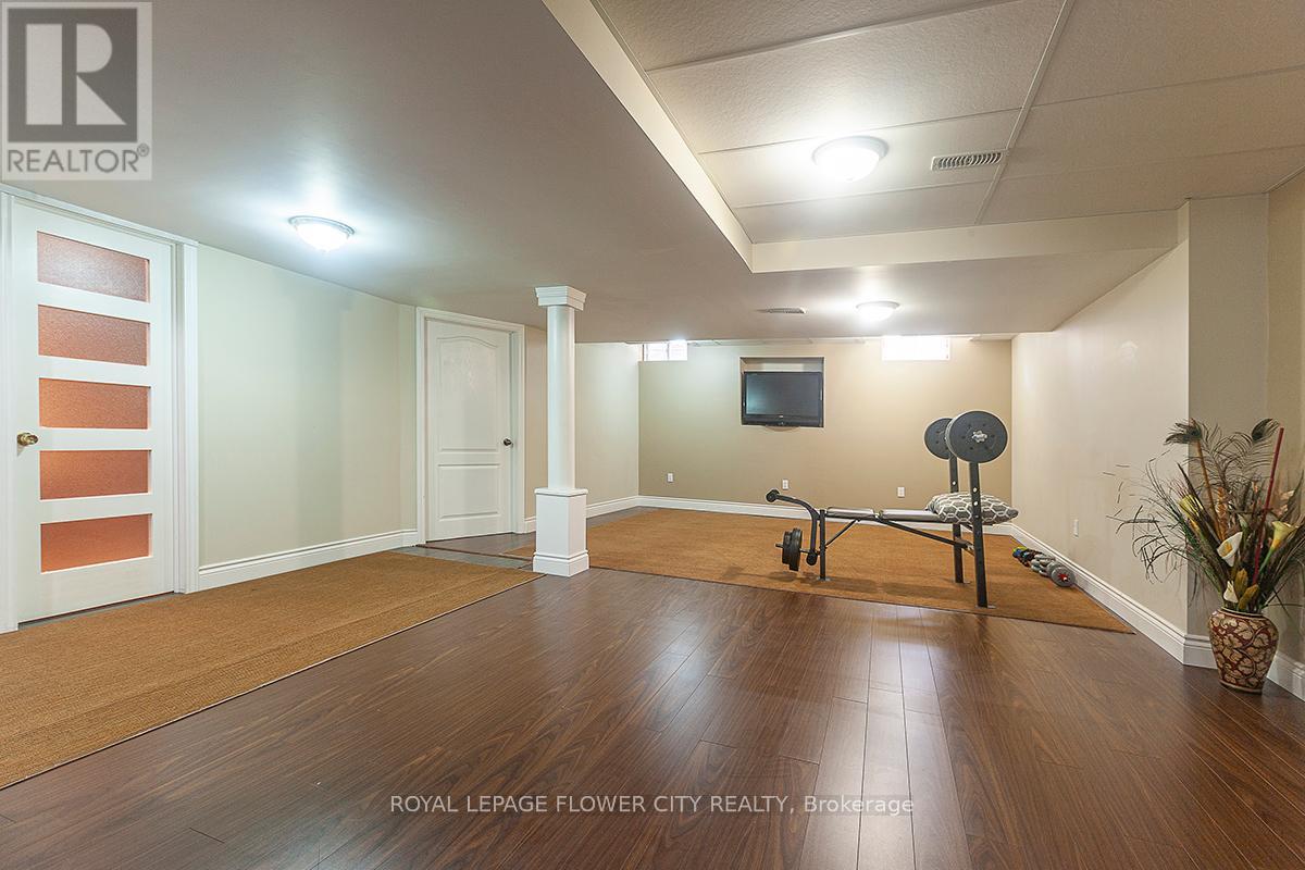2 Yellow Avens Boulevard, Brampton, Ontario  L6R 0R5 - Photo 44 - W12260178