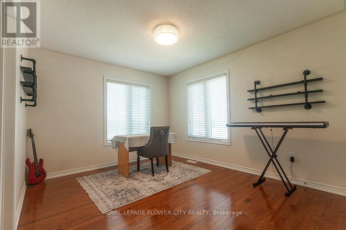 2 Yellow Avens Boulevard, Brampton, Ontario  L6R 0R5 - Photo 36 - W12260178