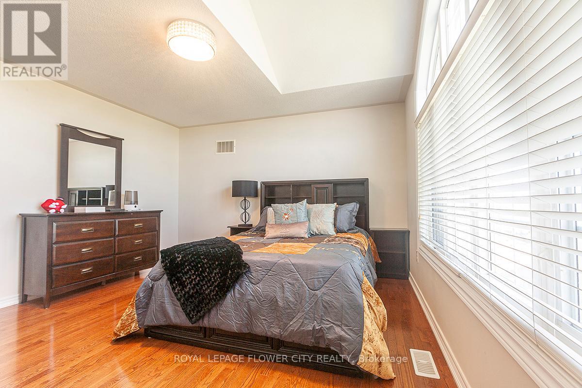 2 Yellow Avens Boulevard, Brampton, Ontario  L6R 0R5 - Photo 42 - W12260178