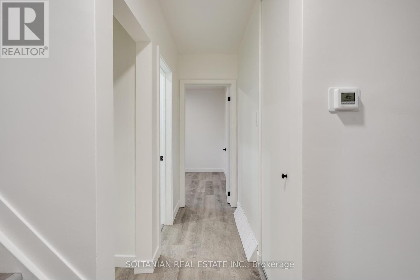 35 Cheshire Drive, Toronto, Ontario  M9B 2N7 - Photo 10 - W12263481