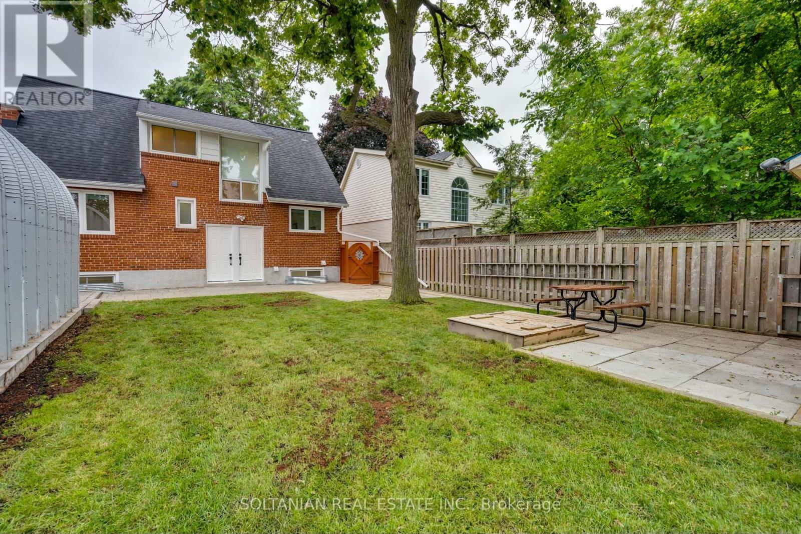 35 Cheshire Drive, Toronto, Ontario  M9B 2N7 - Photo 40 - W12263481