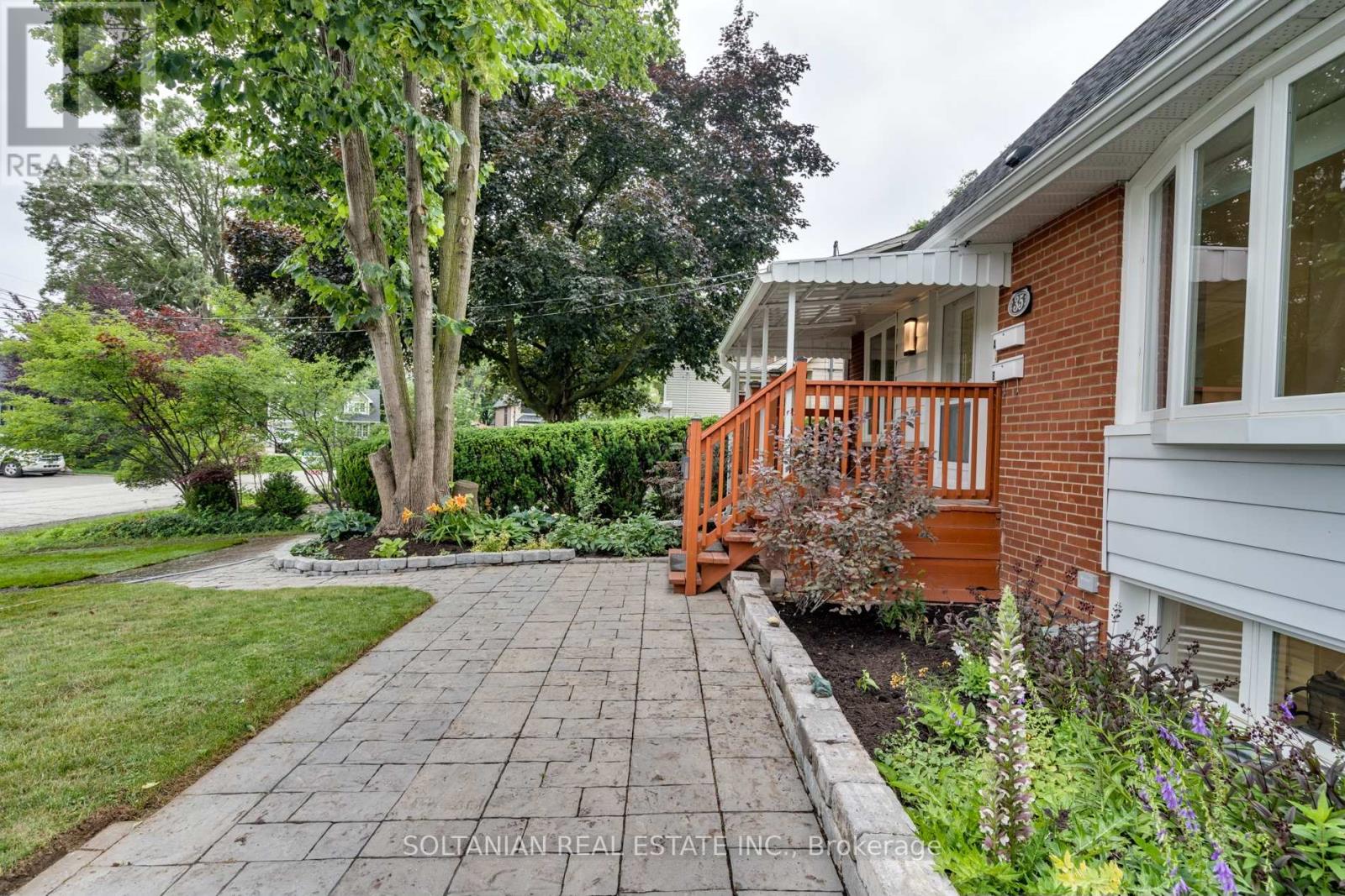 35 Cheshire Drive, Toronto, Ontario  M9B 2N7 - Photo 50 - W12263481