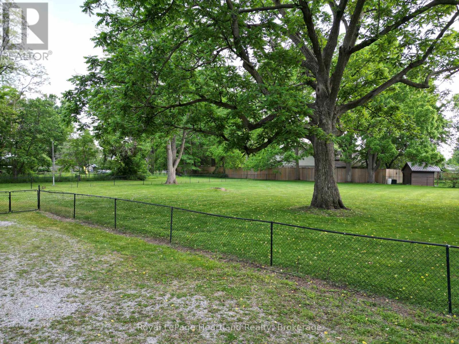 231 William Street, South Huron, Ontario  N0M 1S2 - Photo 10 - X12263587