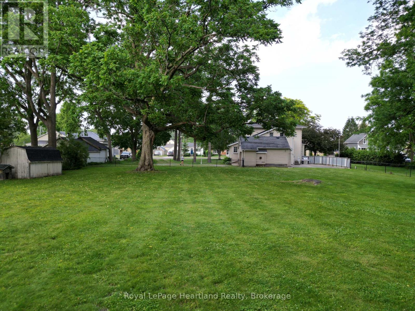 231 William Street, South Huron, Ontario  N0M 1S2 - Photo 13 - X12263587