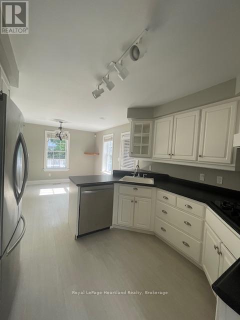 231 William Street, South Huron, Ontario  N0M 1S2 - Photo 20 - X12263587
