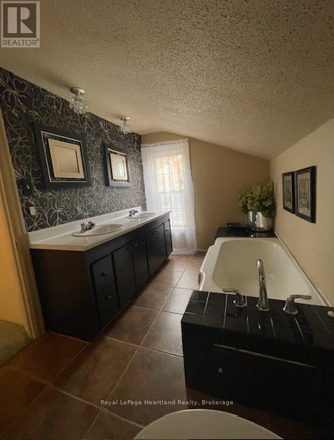 231 William Street, South Huron, Ontario  N0M 1S2 - Photo 42 - X12263587