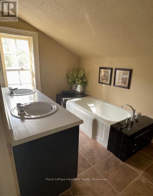 231 William Street, South Huron, Ontario  N0M 1S2 - Photo 43 - X12263587