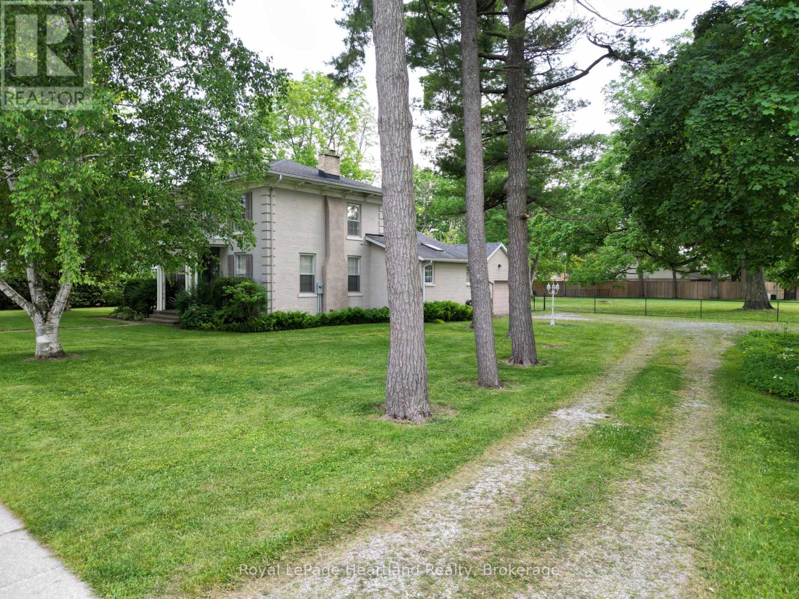 231 William Street, South Huron, Ontario  N0M 1S2 - Photo 5 - X12263587