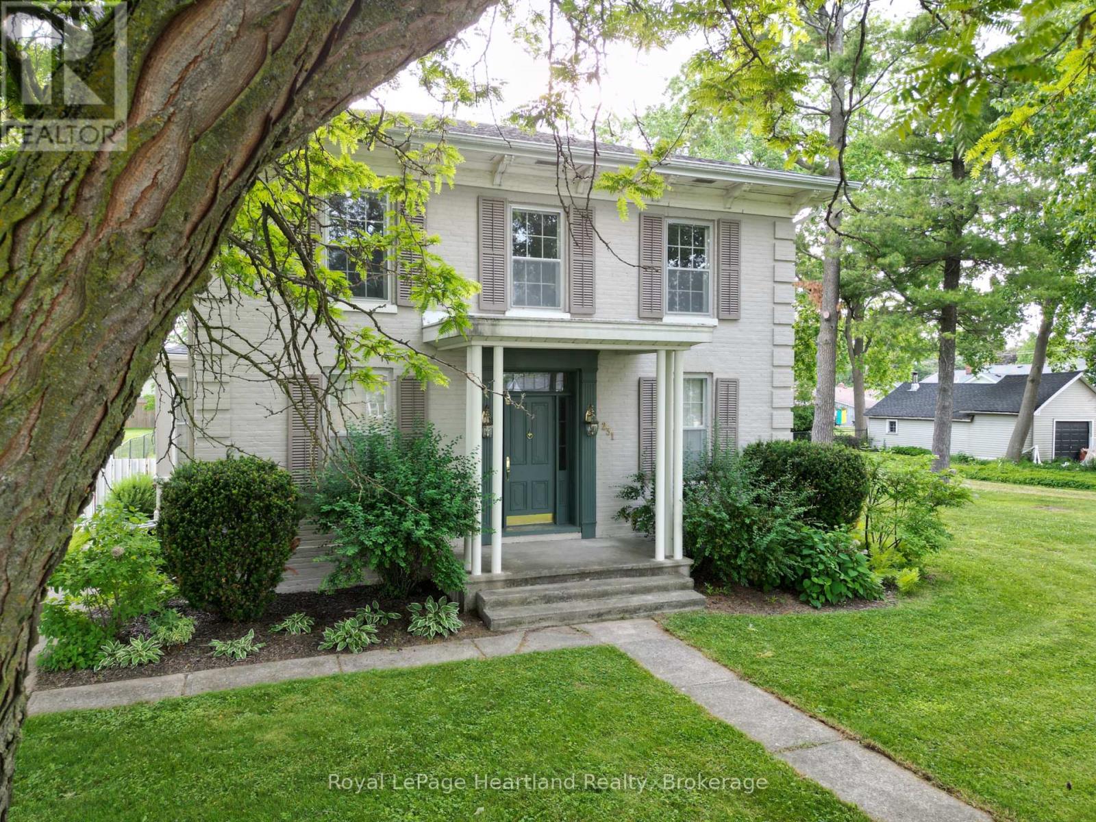 231 William Street, South Huron, Ontario  N0M 1S2 - Photo 6 - X12263587