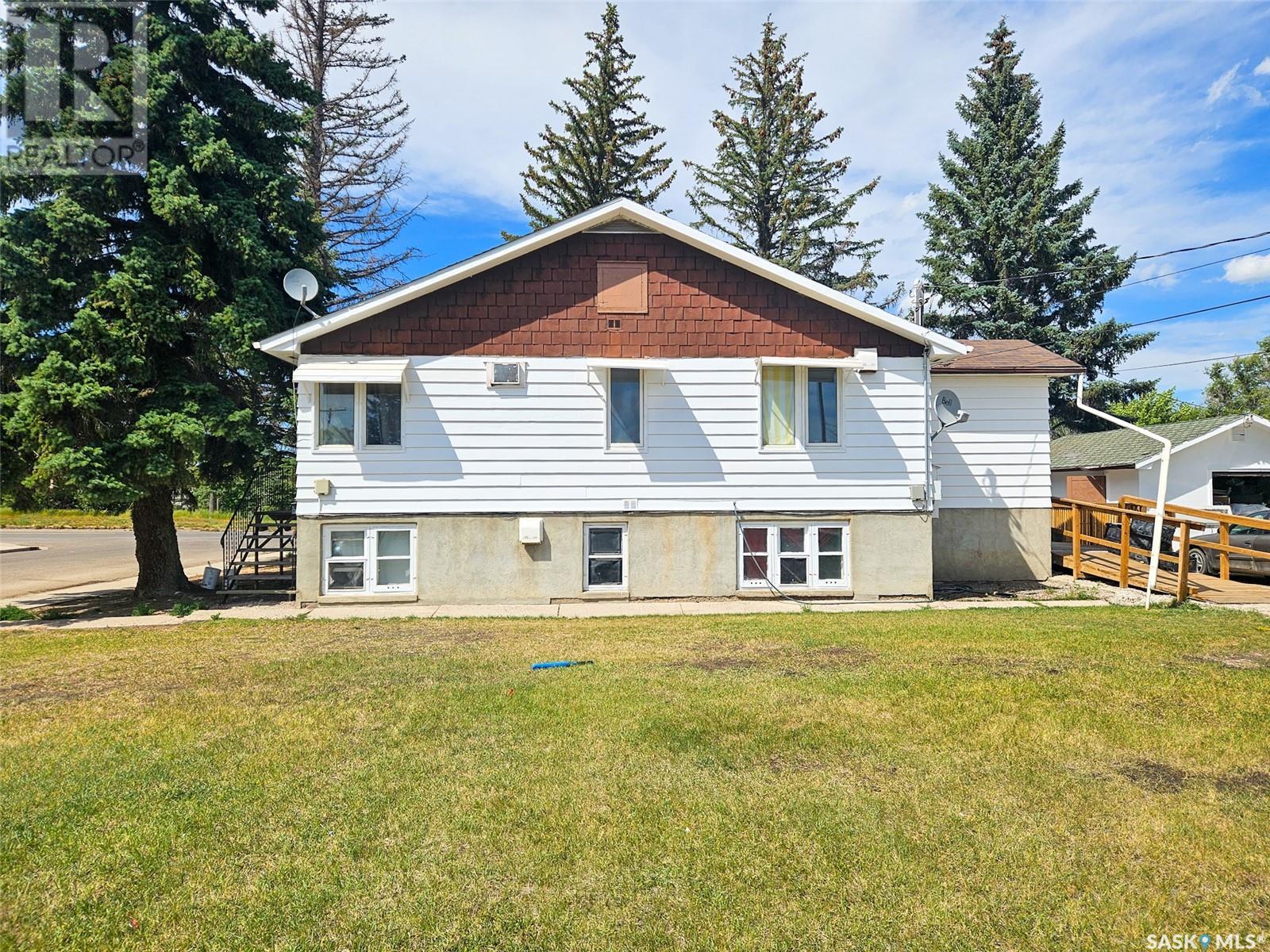 3 4th Avenue Se, Swift Current, Saskatchewan  S9H 3L1 - Photo 1 - SK995821