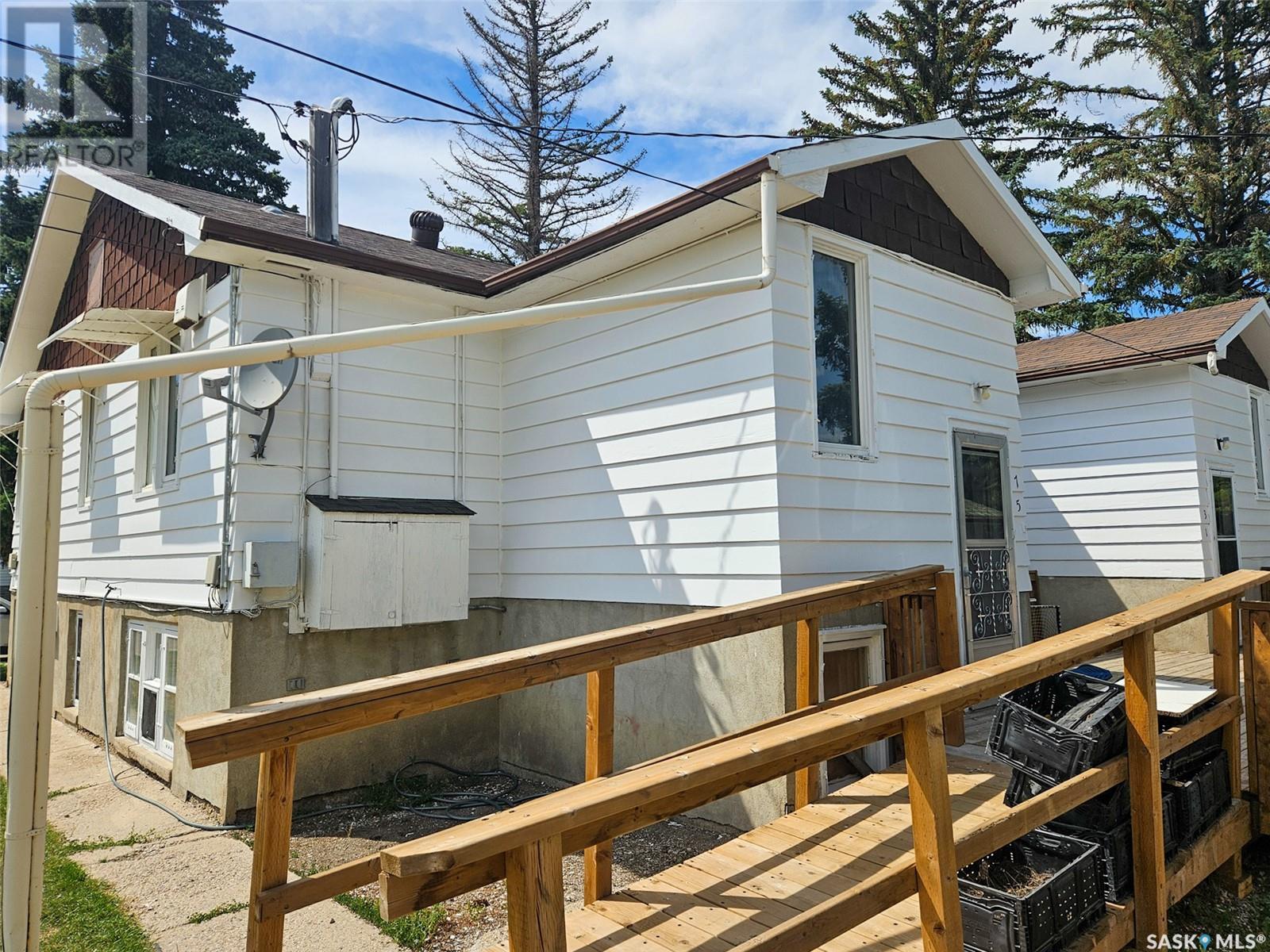 3 4th Avenue Se, Swift Current, Saskatchewan  S9H 3L1 - Photo 3 - SK995821